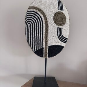 Kralendecoratie op standaard 'Mana'